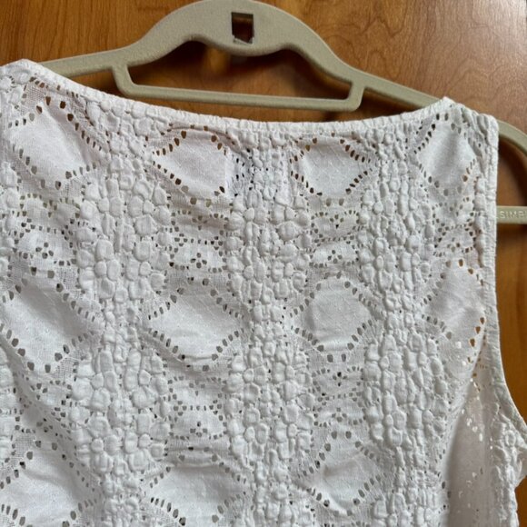 White Maeve Top (sz M) - Picture 13 of 13